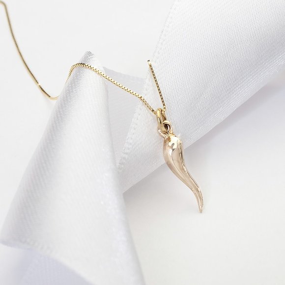 10K Gold Horn Cornicello Pendant, Real Gold Chili Good Luck & Protection Charm - Picture 1 of 3